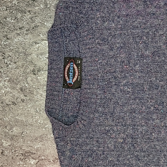 Vintage. Made in USA. Jantzen. Crewneck sweater.  Men's size Medium Tall - Picture 7 of 14